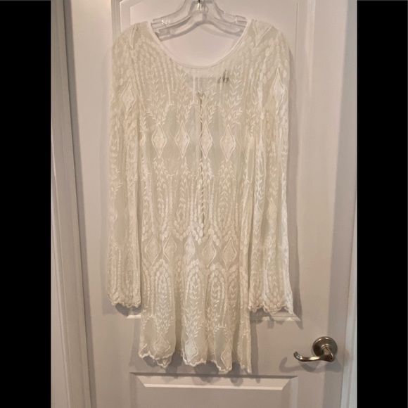 Ecote Dresses & Skirts - Super Sexy Lace dress or swim cover up, Size M